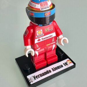Fernando Alonso 2010 Ferrari F1 formula 1 F1 grand prix pilota figura driver Super suit and super helmet in minifigure from the Lewis Hamilton store collection.
